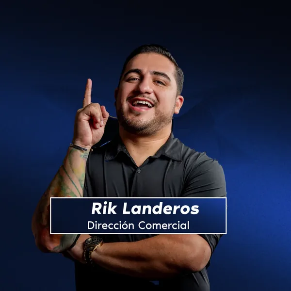 Retrato de Rik Landeros, Director de Estrategia Comercial de Ingeniak